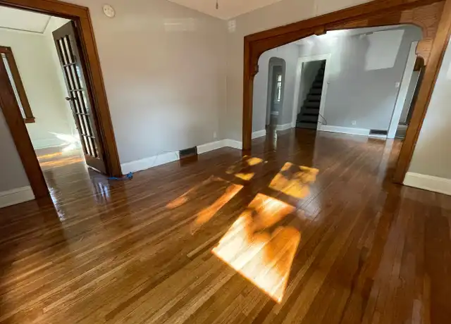 Property at 1010 12th Ave SE, Minneapolis, MN, 55414, 6 beds, 2 baths, [object Object]
