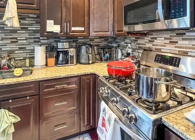 Property at 738 S 11th St Unit 3R, Philadelphia, PA, 19147, 1 bed, 1 bath, [object Object]