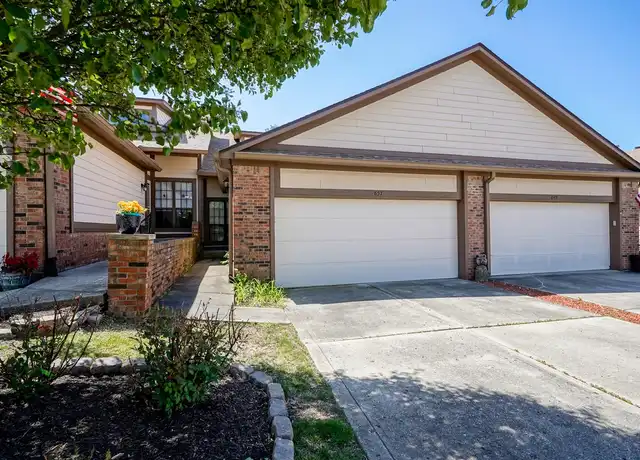 Property at 657 Cielo Vista Dr, Greenwood, IN, 46143, 2 beds, 2 baths, [object Object]