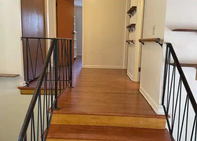 Property at 25 Braeburn Dr, Park Forest, IL, 60466, 5 beds, 2.5 baths, [object Object]