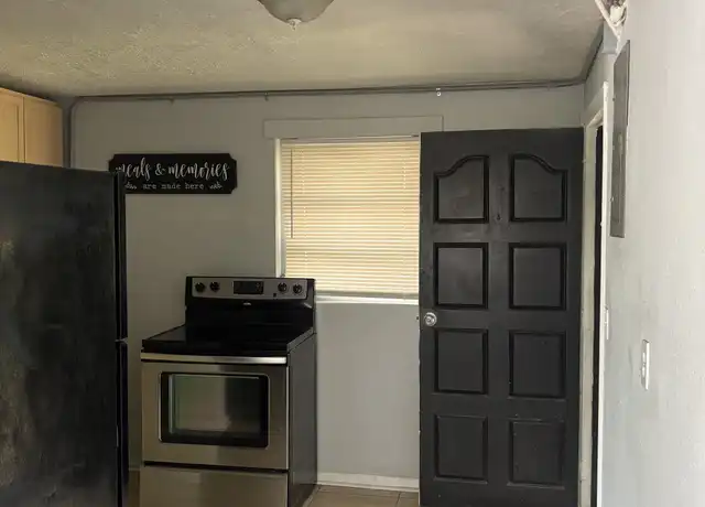 Property at 2719 Fairfax St Unit 4, Jacksonville, FL, 32209, 2 beds, 1 bath, [object Object]