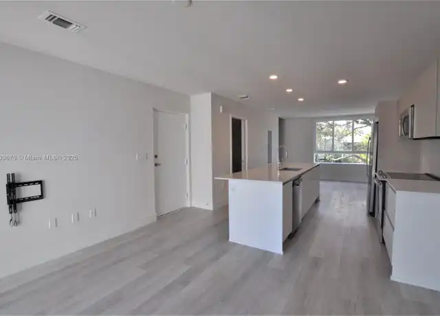 Property at 2505 NE 193rd St #4205, Miami, FL, 33180, 2 beds, 2.5 baths, [object Object]