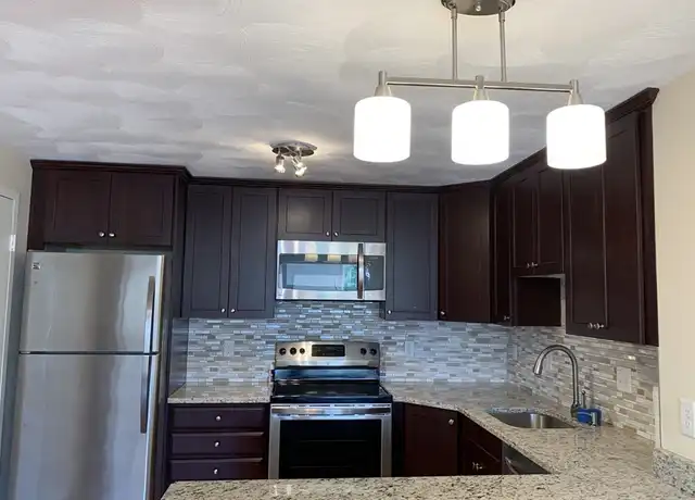 Property at 1105 Lexington St #9, Waltham, MA, 02452, 2 beds, 1 bath, [object Object]