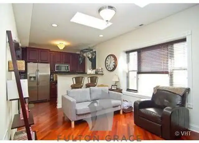 Property at 906 W Winona St, Chicago, IL, 60640, 2 beds, 1 bath, [object Object]