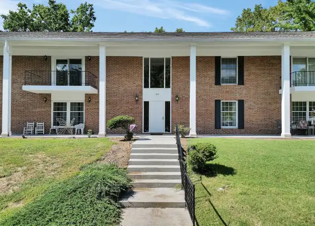 Property at 1900 W Manor Ct, Kingsport, TN, 37660, 2 beds, 2 baths, [object Object]
