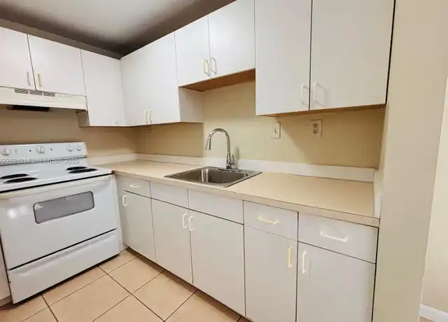 Property at 222 SW 9th St Unit 2, Dania Beach, FL, 33004, 1 bed, 1 bath, [object Object]
