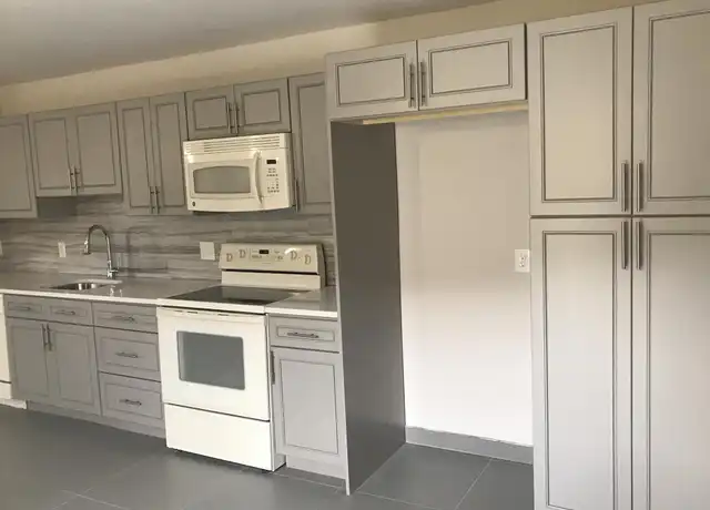 Property at 142 SW 8th Ave Unit D, Delray Beach, FL, 33444, 2 beds, 1 bath, [object Object]