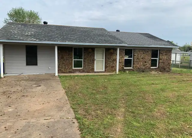 Property at 8 N 35th St, Van Buren, AR, 72956, 4 beds, 1.5 baths, [object Object]