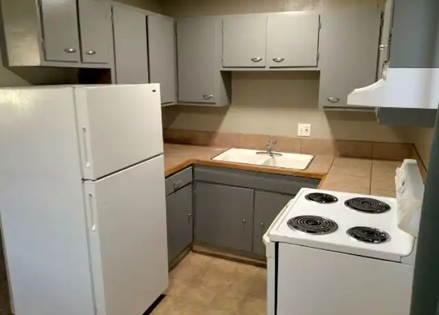 Property at 1994 Elmira St Unit 2, Aurora, CO, 80010, 1 bed, 1 bath, [object Object]