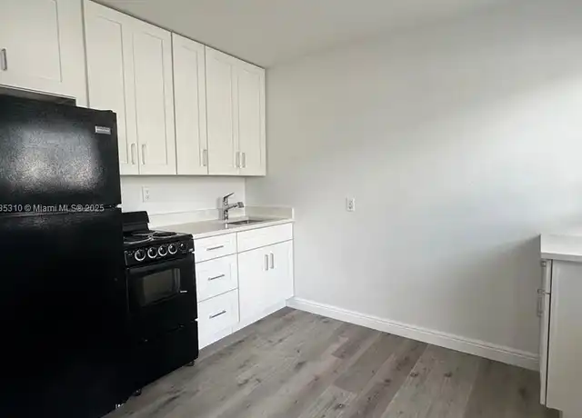 Property at 116 SE 9th Ct Unit 2, Hallandale Beach, FL, 33009, 1 bed, 1 bath, [object Object]