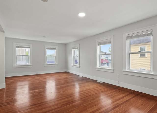 Photo of 17 Bradford St Unit 1, Concord, MA 01742