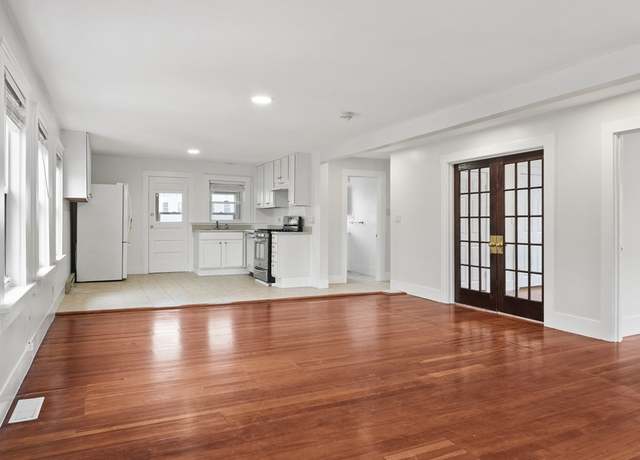 Photo of 17 Bradford St Unit 1, Concord, MA 01742