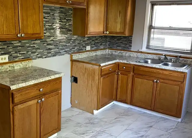 Property at 2814 E 78th St Unit 2814-2W, Chicago, IL, 60649, 1 bed, 1 bath, [object Object]