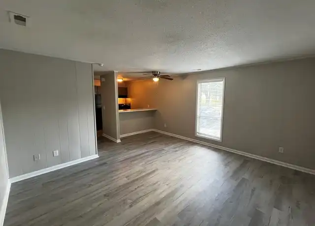 Property at 5850 Century Oaks Dr Unit B, Fayetteville, NC, 28314, 1 bed, 1 bath, [object Object]