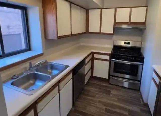 Property at 744 Ashland Ave Unit 206, St Paul, MN, 55104, 2 beds, 1 bath, [object Object]