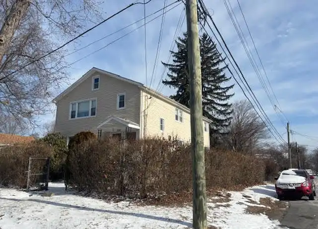 Property at 72 Fiske Ave Unit 2, Bridgeport, CT, 06606, 3 beds, 1 bath, [object Object]