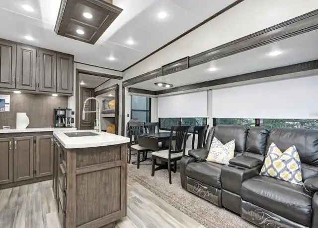 Property at 305 Linden Dr Unit Fifth wheel, Ellenton, FL, 34222, 2 beds, 2 baths, [object Object]