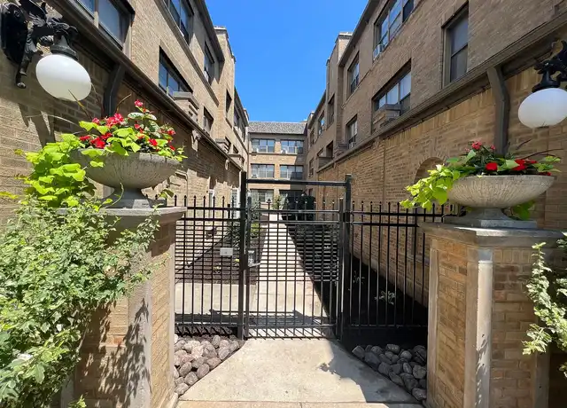 Property at 1008 Curtiss St, Downers Grove, IL, 60515, 1-2 bed, 1 bath, [object Object]