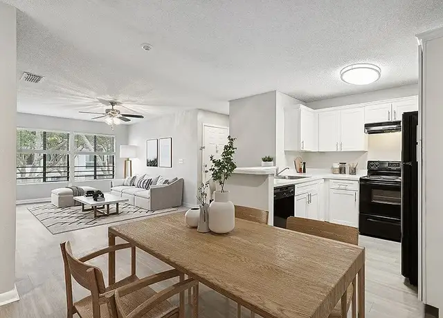 Photo of 3201 Huntington Place Dr, Sarasota, FL 34237