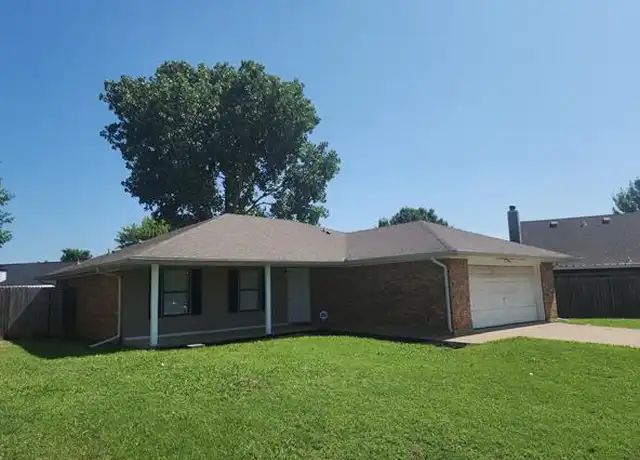Property at 208 Cambridge Dr, Saginaw, TX, 76179, 3 beds, 2 baths, [object Object]