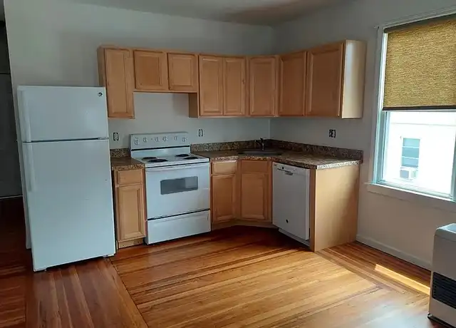 Property at 16 Lilley St Fl 2, Manchester, CT, 06040, 1 bed, 1 bath, [object Object]