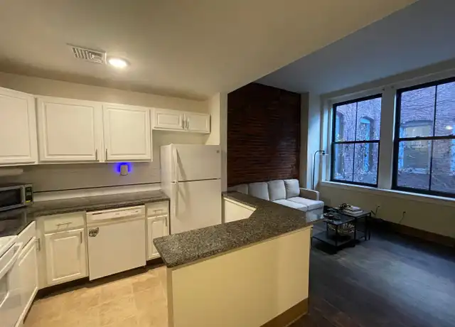 Property at 105 Washington St Unit 6, Haverhill, MA, 01832, 1 bed, 1 bath, [object Object]