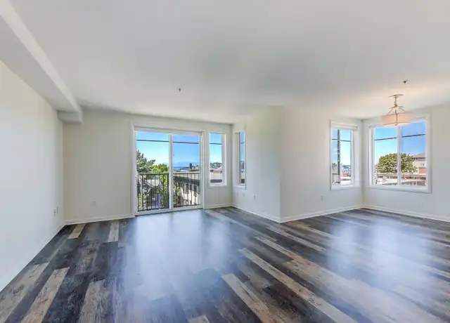 Property at 124 Bellevue Ave E, Seattle, WA, 98102, 2 beds, 2 baths, [object Object]
