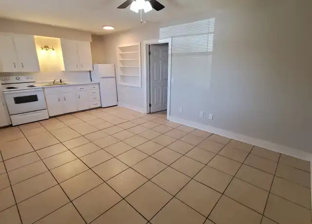Property at 8 1st Ave Unit 8, Canyon, TX, 79015, 1 bed, 1 bath, [object Object]