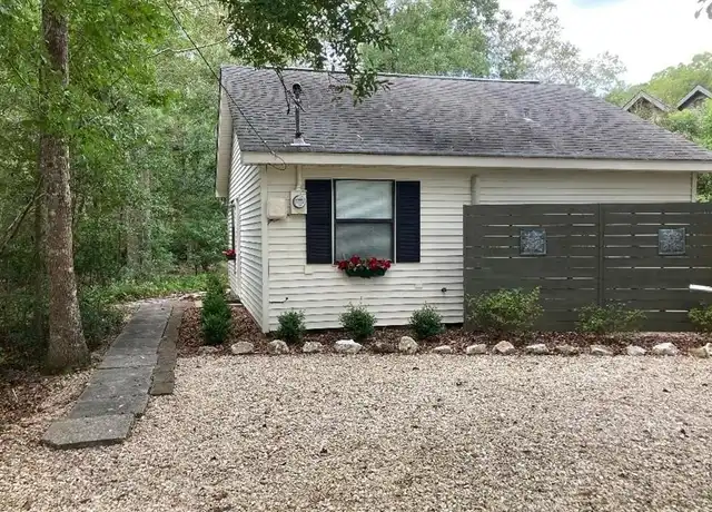 Property at 113 Ivy Dr, Covington, LA, 70433, 1 bed, 1 bath, [object Object]