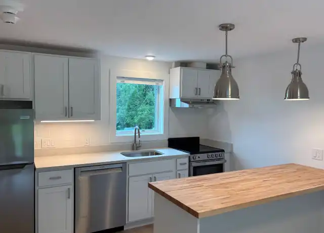 Property at 200 Laurel St Apt 6, Lee, MA, 01238, 1 bed, 1 bath, [object Object]