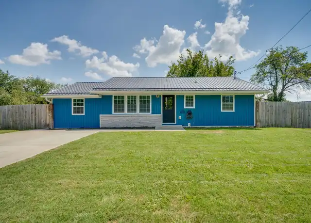 Property at 3323 McKinley Rd, Johnson City, TN, 37604, 3 beds, 2 baths, [object Object]