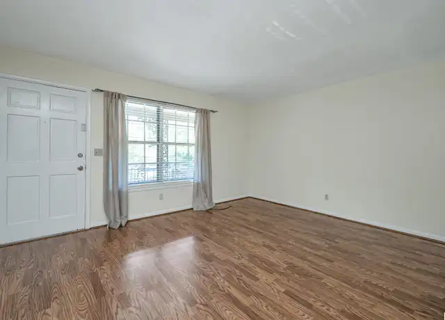 Property at 2727 Highland Ave Unit 204, Birmingham, AL, 35205, 1 bed, 1 bath, [object Object]