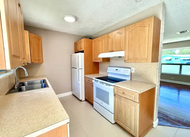 Property at 6725 SW 27th Ct, Miramar, FL, 33023, 2 beds, 2 baths, [object Object]