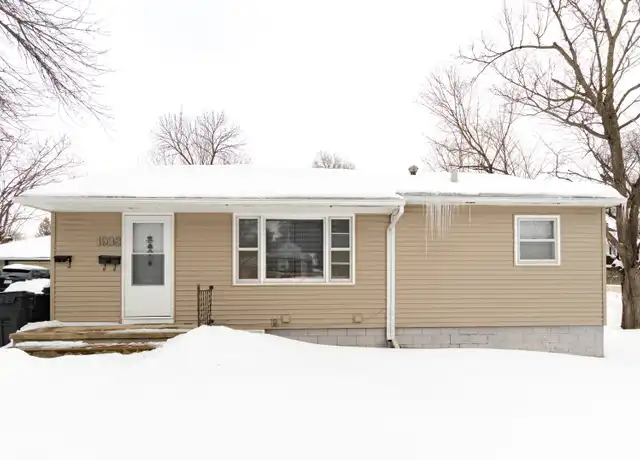 Property at 1938 Franklin St Unit 1938, Cedar Falls, IA, 50613, 3 beds, 1 bath, [object Object]