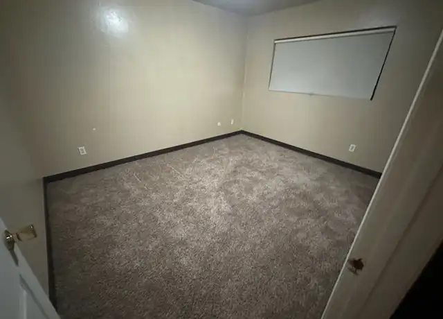 Property at 302 Washington Ave Unit B, Bakersfield, CA, 93308, 2 beds, 1 bath, [object Object]