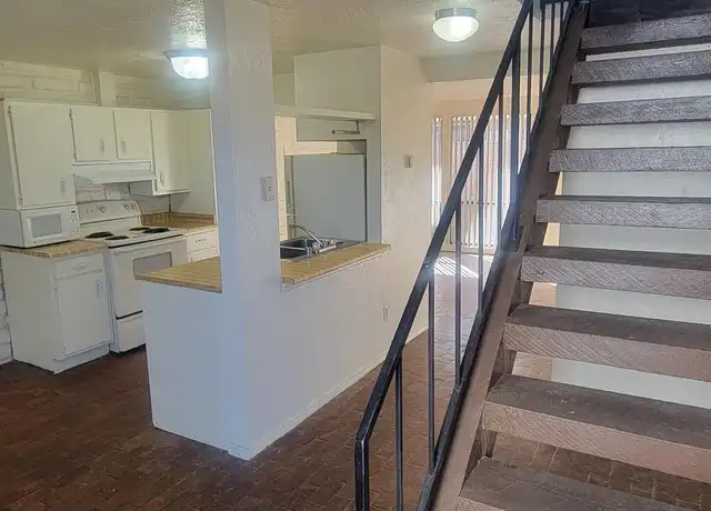 Property at 704 Truman St NE Unit 7, Albuquerque, NM, 87110, 1 bed, 1 bath, [object Object]