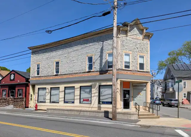 Property at 437 Bay St Unit 2, Taunton, MA, 02780, 1 bed, 1 bath, [object Object]