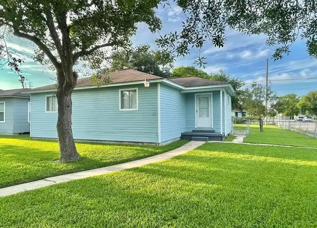 Property at 1502 W 7th St, Freeport, TX, 77541, 2 beds, 1 bath, [object Object]