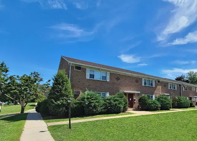 Property at Clinton Village - 101 W Main St, Clinton, NJ, 08809, 1-2 bed, 1 bath, [object Object]
