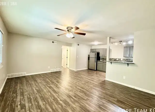 Property at 703 E 40th St Unit 2, Kansas City, MO, 64110, 2 beds, 1 bath, [object Object]