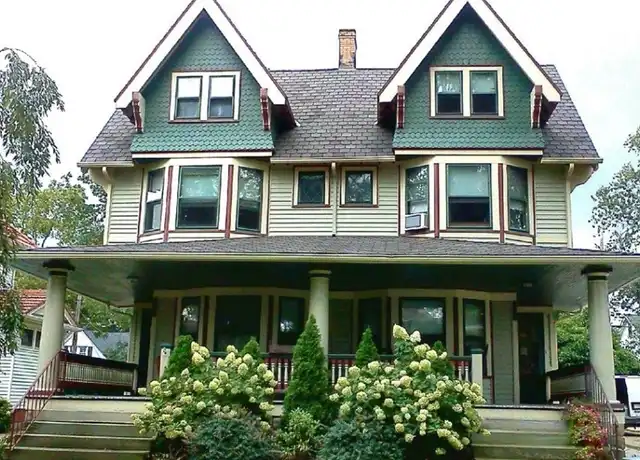 Property at 1439 W Clifton Blvd, Lakewood, OH, 44107, 5 beds, 1.5 baths, [object Object]
