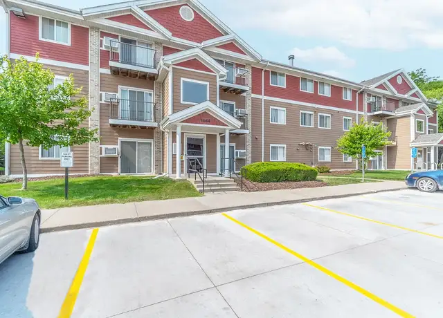 Photo of 1646 Hull Ave, Des Moines, IA 50313