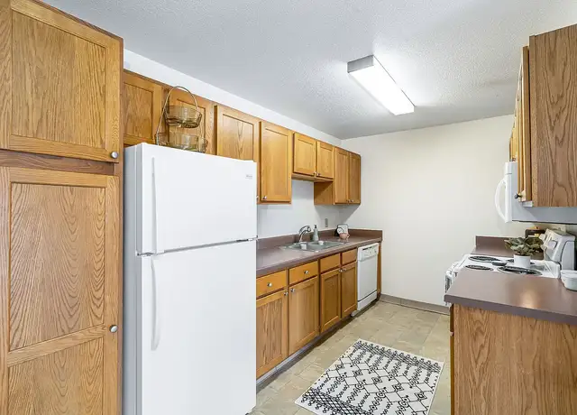 Photo of 1646 Hull Ave, Des Moines, IA 50313