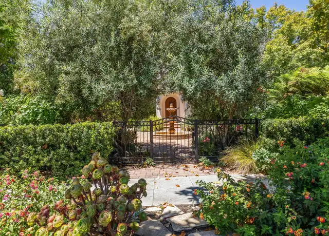 Property at 590 Center Dr, Palo Alto, CA, 94301, 5 beds, 3 baths, [object Object]
