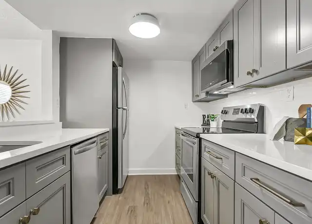 Property at Soho Apartments - 807 S Howard Ave, Tampa, FL, 33606, 2 beds, 1 bath, [object Object]