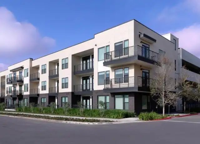 Property at 44 1/2 Comal St, Austin, TX, 78702, 1 bed, 1 bath, [object Object]