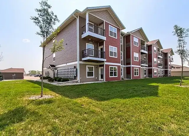 Property at Kenwood on 5th Apartments - 2821 5th St NW, Minot, ND, 58703, 0-3 beds, 1-2 bath, [object Object]