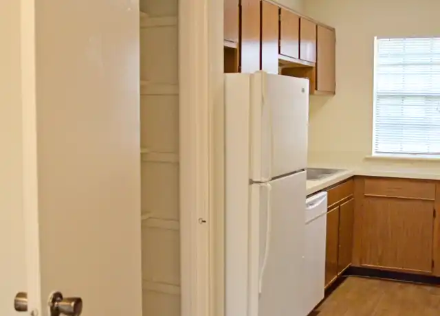 Property at 327 W College St, Nacogdoches, TX, 75965, 2 beds, 2 baths, [object Object]