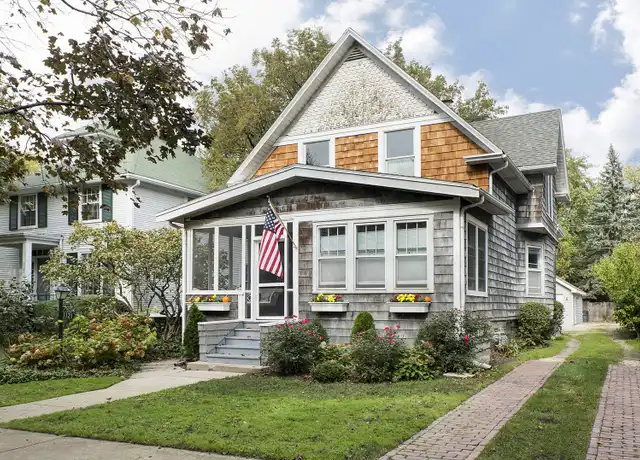 Property at 1121 Grant St Unit 2, Evanston, IL, 60201, 2 beds, 1 bath, [object Object]