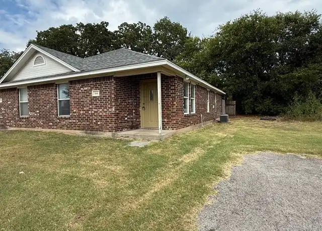 Property at 1563 Greenwood Rd Unit 104, Weatherford, TX, 76088, 3 beds, 2 baths, [object Object]